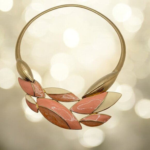 Vintage TRIFARI Coral Leaf Enamel Bib Necklace Gorgeous Choker Jewelry Chunky - Picture 6 of 11